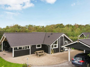 Spacious Cottage in Hemmet with Roofed Terrace